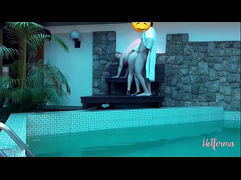 ❤️ Bulla ancillam ad piscinam invitat, sed fervido resistere non potuit Just porn at porn la.kassavrn.ru
